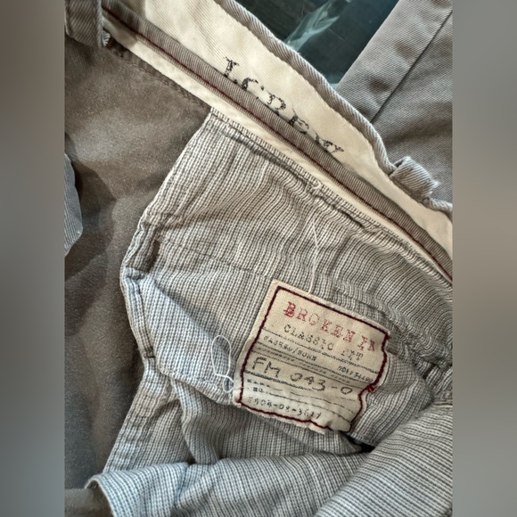 J. Crew classic Fit Broken-In Chinos, 38x32, taupe grey, JCrew J.Crew Button Fly - Picture 3 of 4